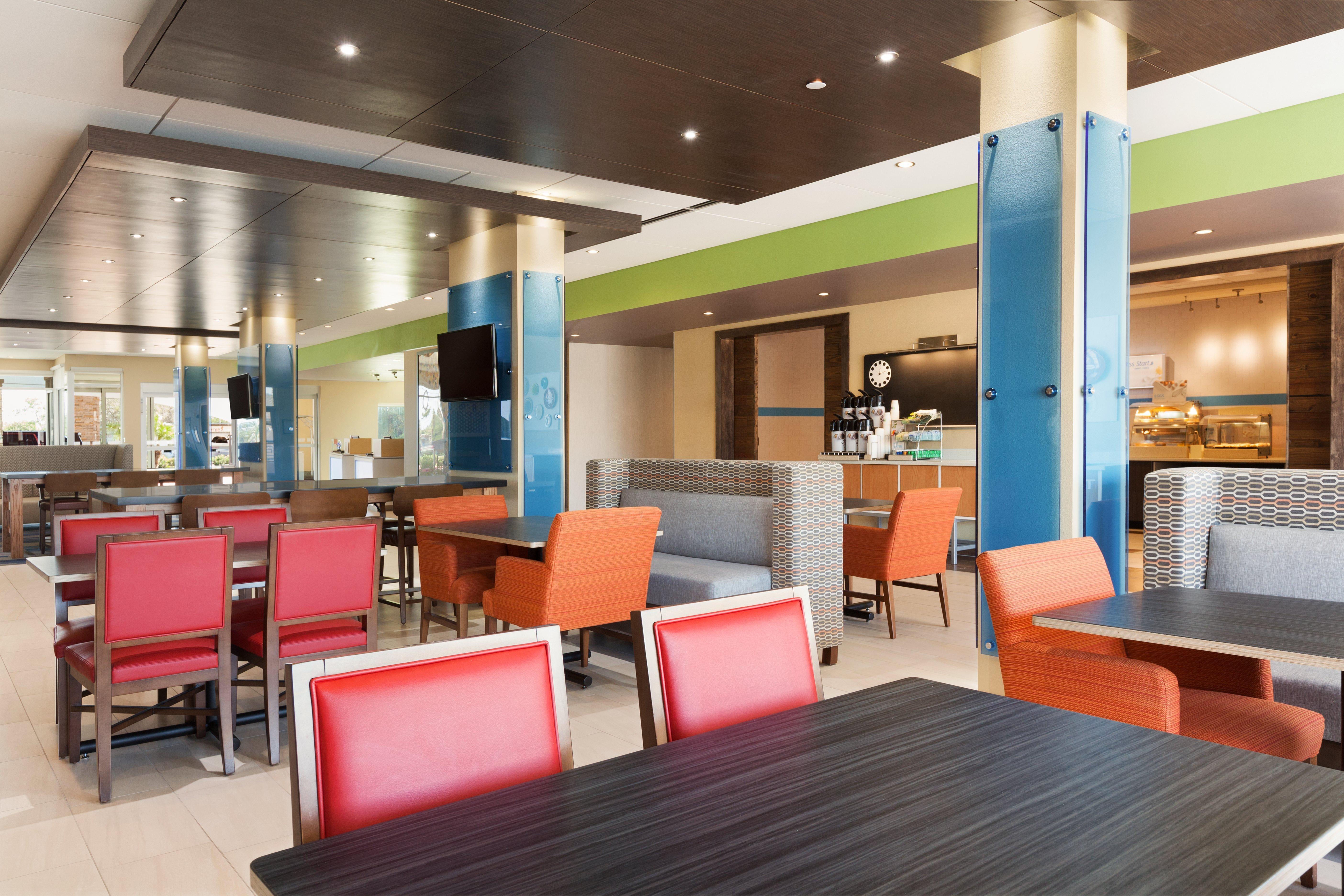 Holiday Inn Express & Suites Edinburg- Mcallen Area By Ihg Exterior foto