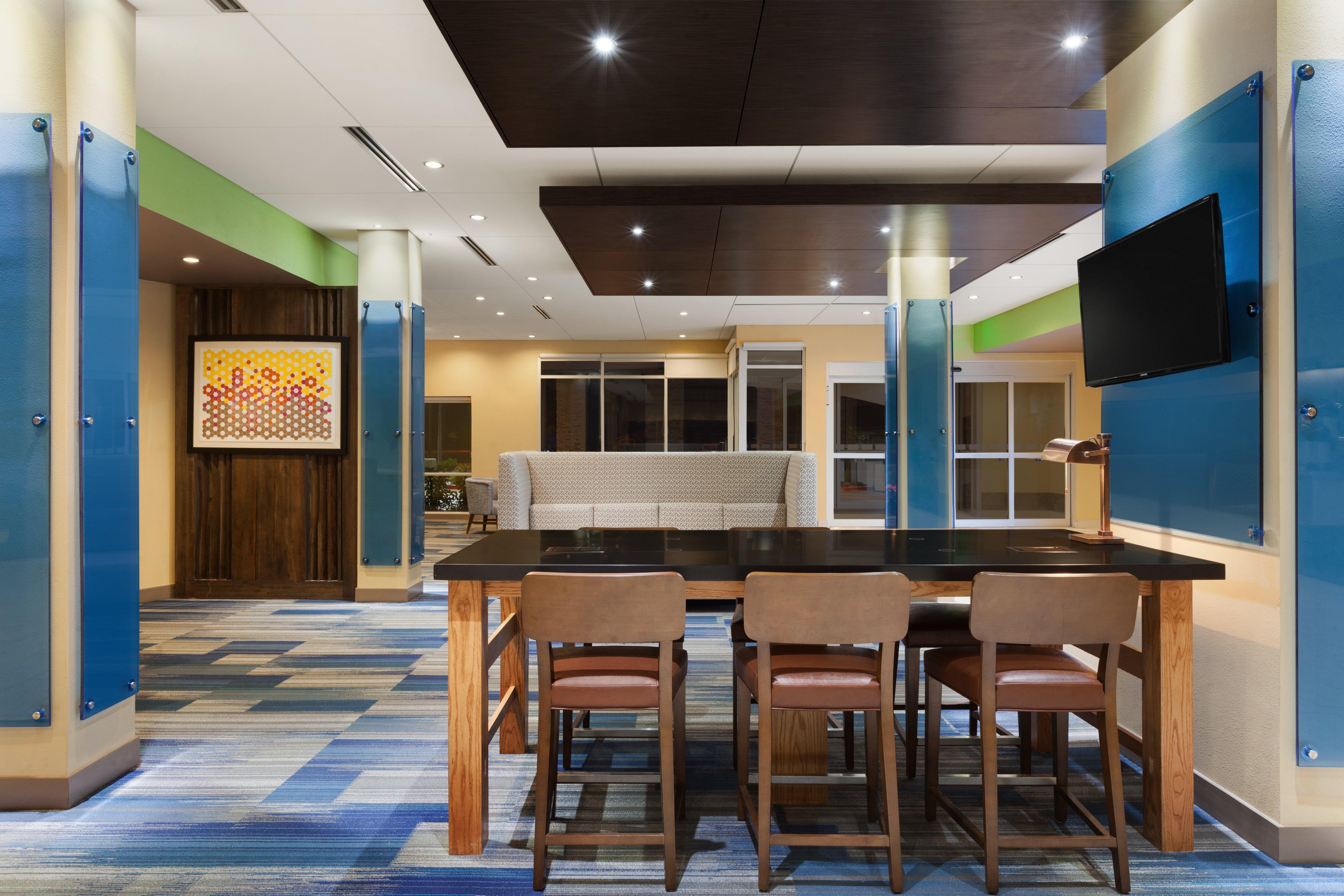 Holiday Inn Express & Suites Edinburg- Mcallen Area By Ihg Exterior foto