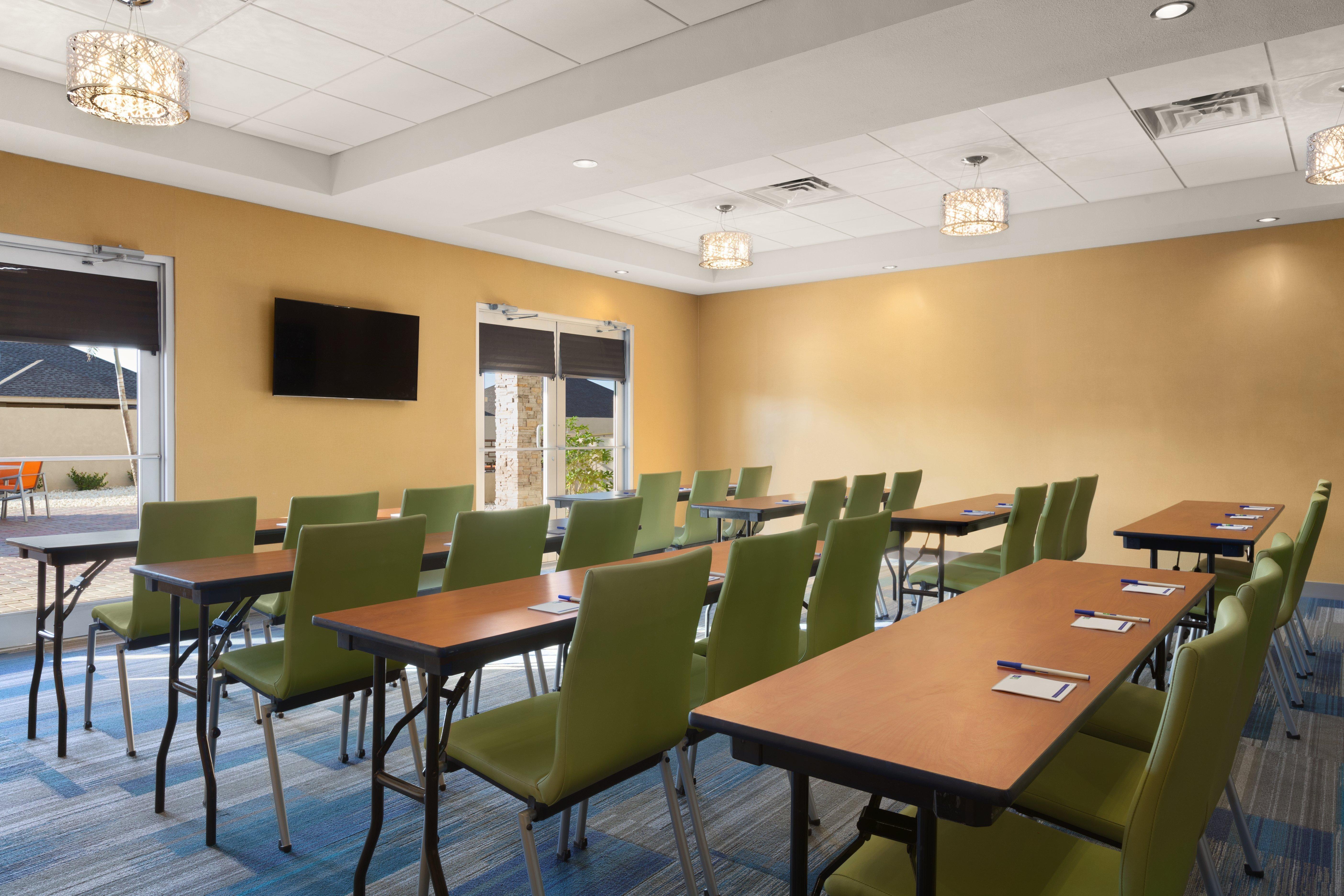 Holiday Inn Express & Suites Edinburg- Mcallen Area By Ihg Exterior foto